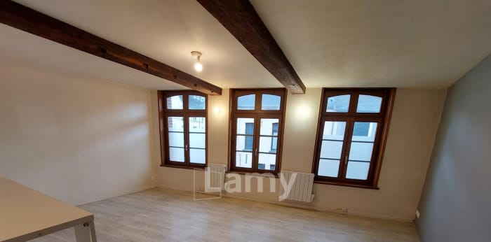 Image 2 sur 11 - Appartement  ·  Location · Le Quesnoy (59530) · 1 pièce · 30m²