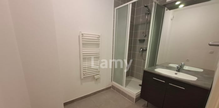 Image 7 sur 10 - Appartement  ·  Location · Le Rove (13740) · 2 pièces · 47m²