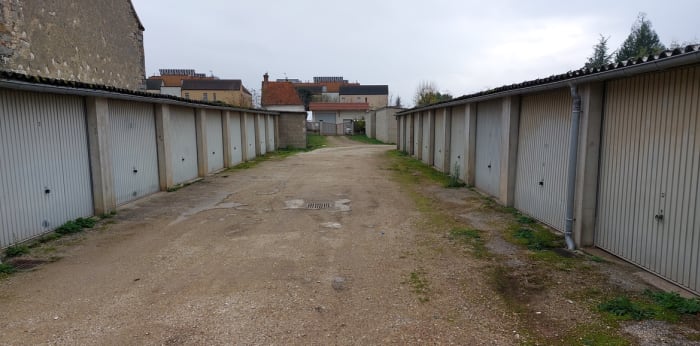 Image 1 sur 2 - Parking/box  ·  Location · Sens (89100) · 13m²