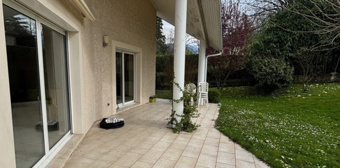Image 12 sur 16 - Maison/villa  ·  Location · Voiron (38500) · 6 pièces · 177m²