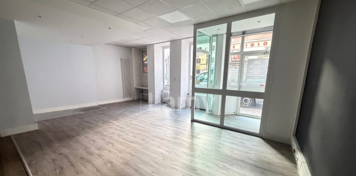 Image 3 sur 8 - Bureaux  ·  Location · Villefranche Sur Saone (69400) · 93m²
