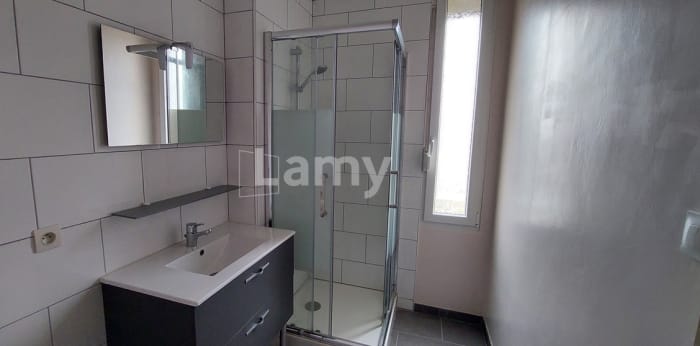 Image 3 sur 12 - Appartement  ·  Location · Vesoul (70000) · 2 pièces · 50m²