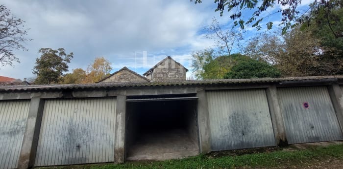 Image 1 sur 3 - Parking/box  ·  Location · Libourne (33500) · 10m²