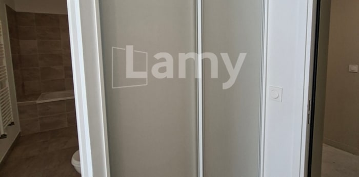 Image 5 sur 8 - Appartement  ·  Location · Meyzieu (69330) · 2 pièces · 41m²