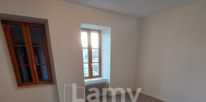 Image 8 sur 14 - Maison/villa  ·  Location · Egliseneuve Des Liards (63490) · 106m²