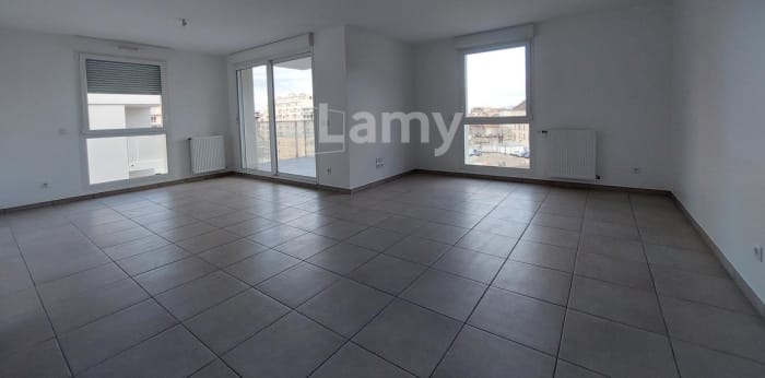 Image 2 sur 6 - Appartement  ·  Location · Thonon Les Bains (74200) · 4 pièces · 82m²