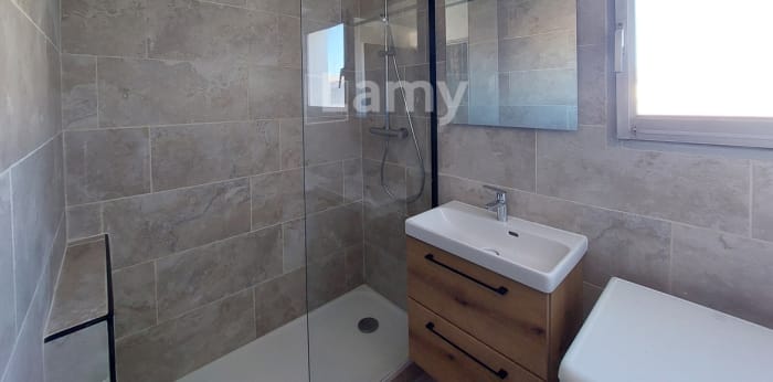 Image 12 sur 16 - Appartement  ·  Location · Nimes (30900) · 1 pièce · 28m²