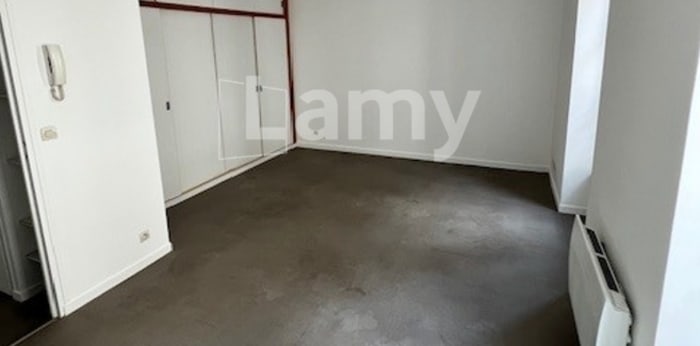 Image 3 sur 7 - Appartement  ·  Location · Paris (75009) · 1 pièce · 31m²