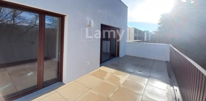 Image 1 sur 7 - Appartement  ·  Location · Chambery (73000) · 5 pièces · 108m²