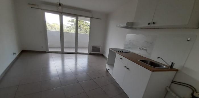Image 2 sur 10 - Appartement  ·  Location · Marseille (13012) · 2 pièces · 38m²