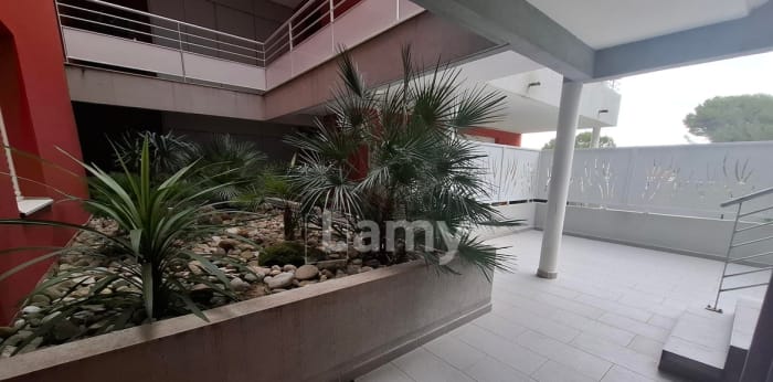 Image 8 sur 10 - Appartement  ·  Location · Le Rove (13740) · 2 pièces · 47m²