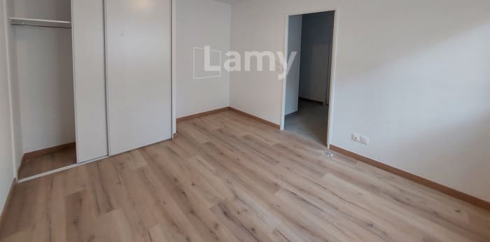 Image 6 sur 9 - Appartement  ·  Location · Bourg En Bresse (01000) · 3 pièces · 72m²