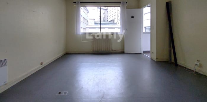 Image 14 sur 17 - Bureaux  ·  Location · Limoges (87000) · 5 pièces · 106m²