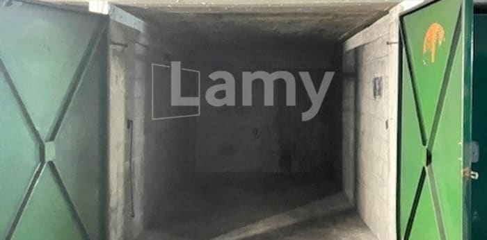 Image 2 sur 3 - Parking/box  ·  Location · Paris (75017) · 12m²