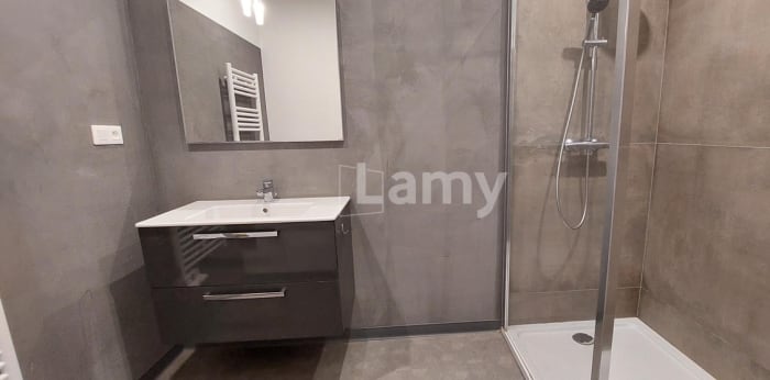 Image 7 sur 10 - Appartement  ·  Location · Ales (30100) · 3 pièces · 88m²