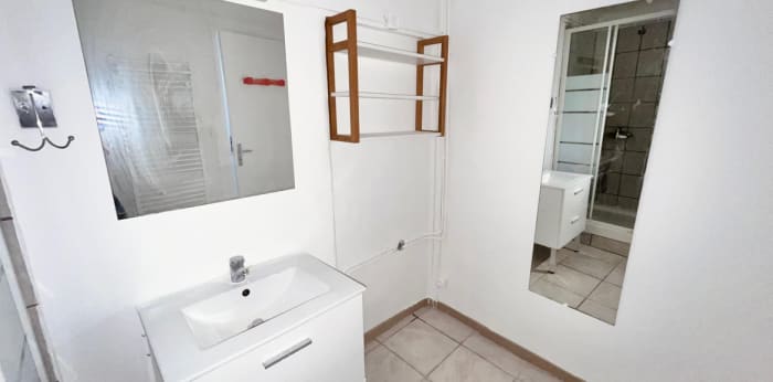 Image 12 sur 14 - Appartement  ·  Location · Aix En Provence (13100) · 1 pièce · 35m²