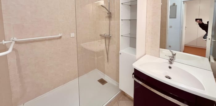 Image 10 sur 16 - Appartement  ·  Location · Aix En Provence (13100) · 1 pièce · 37m²