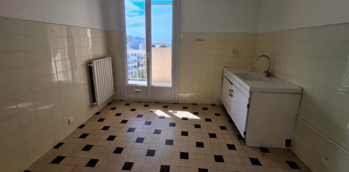Image 4 sur 14 - Appartement  ·  Location · Marseille (13010) · 4 pièces · 73m²