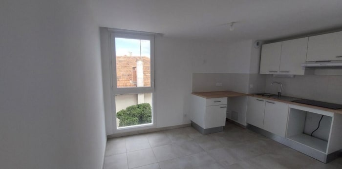 Image 3 sur 15 - Appartement  ·  Location · Nimes (30000) · 4 pièces · 87m²