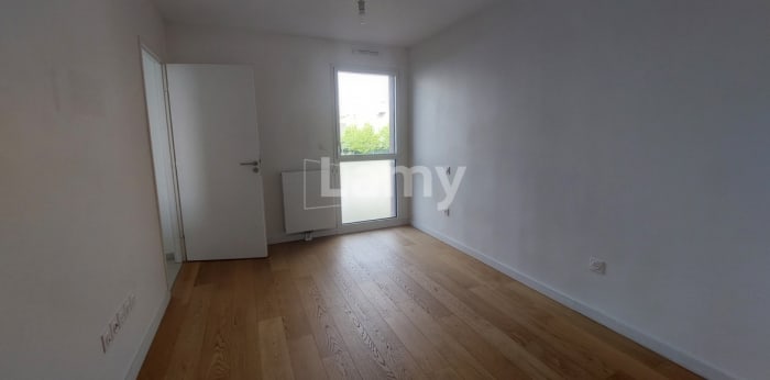 Image 5 sur 10 - Appartement  ·  Location · Roubaix (59100) · 4 pièces · 101m²