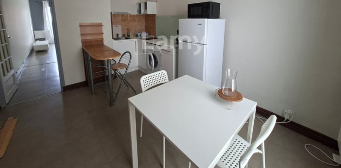 Image 2 sur 5 - Appartement  ·  Location · Clermont Ferrand (63000) · 1 pièce · 32m²