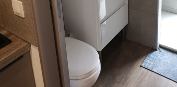 Image 2 sur 3 - Appartement  ·  Location · Caluire Et Cuire (69300) · 1 pièce · 17m²