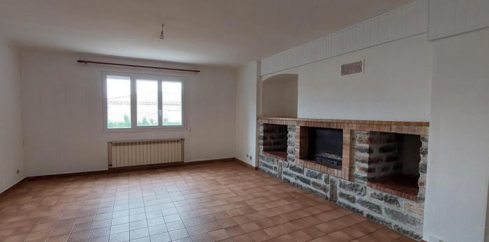 Image 1 sur 10 - Maison/villa  ·  Location · St Christol Lez Ales (30380) · 3 pièces · 84m²