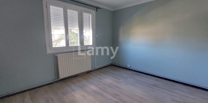Image 8 sur 11 - Appartement  ·  Location · Ales (30100) · 3 pièces · 66m²