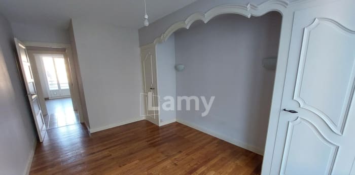 Image 8 sur 11 - Appartement  ·  Location · Grenoble (38100) · 3 pièces · 71m²