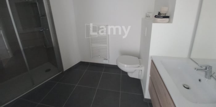 Image 5 sur 7 - Appartement  ·  Location · Clermont Ferrand (63000) · 2 pièces · 46m²