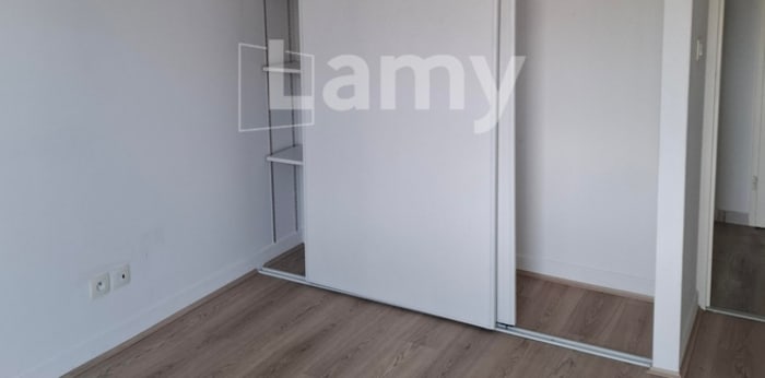 Image 5 sur 8 - Appartement  ·  Location · Nantes (44200) · 3 pièces · 66m²