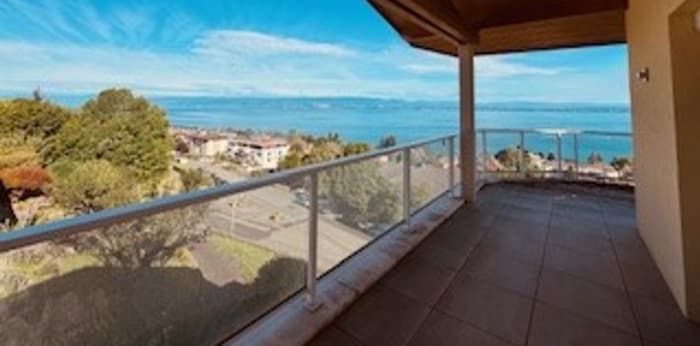 Image 1 sur 15 - Appartement  ·  Location · Evian Les Bains (74500) · 4 pièces · 115m²