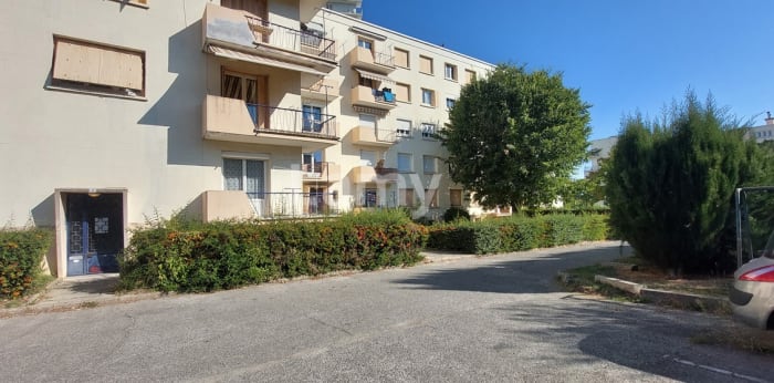 Image 5 sur 11 - Appartement  ·  Location · Ales (30100) · 3 pièces · 66m²