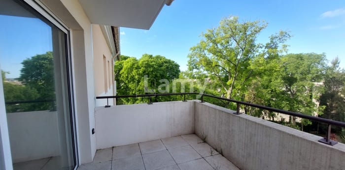 Image 4 sur 16 - Appartement  ·  Location · Nimes (30000) · 3 pièces · 67m²