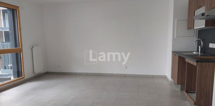 Image 2 sur 6 - Appartement  ·  Location · Tours (37000) · 2 pièces · 45m²