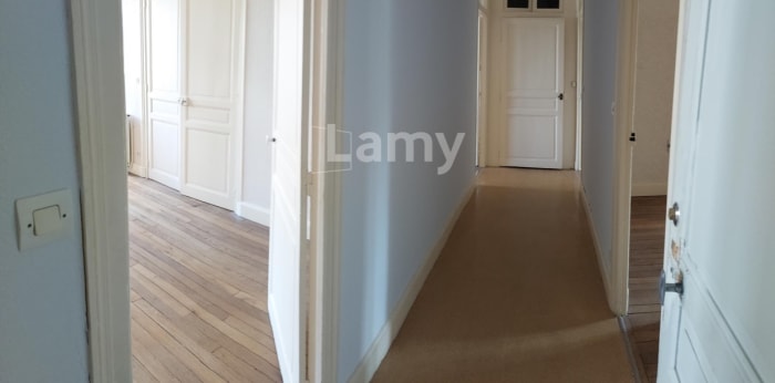 Image 7 sur 9 - Appartement  ·  Location · Nancy (54000) · 3 pièces · 82m²
