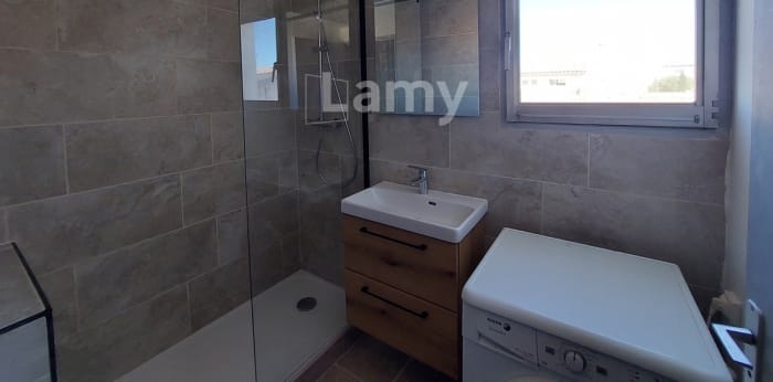 Image 8 sur 16 - Appartement  ·  Location · Nimes (30900) · 1 pièce · 28m²