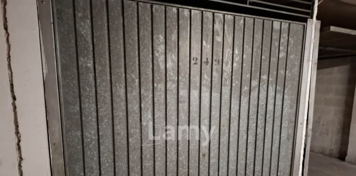 Image 2 sur 5 - Parking/box  ·  Location · Marseille (13007) · 13m²