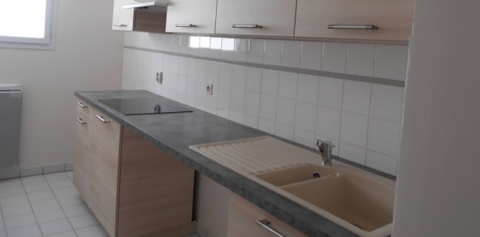 Image 1 sur 2 - Appartement  ·  Location · Angouleme (16000) · 2 pièces · 52m²