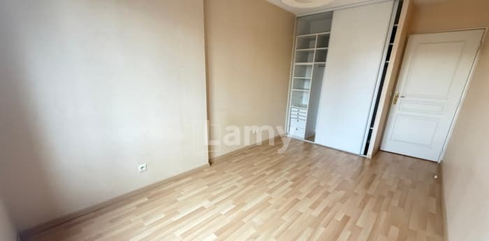 Image 7 sur 9 - Appartement  ·  Location · Villefranche Sur Saone (69400) · 3 pièces · 61m²