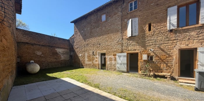 Image 1 sur 9 - Maison/villa  ·  Location · Porte Des Pierres Dorees (69640) · 5 pièces · 113m²