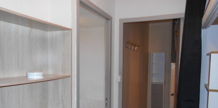 Image 17 sur 19 - Appartement  ·  Location · Nimes (30900) · 1 pièce · 27m²