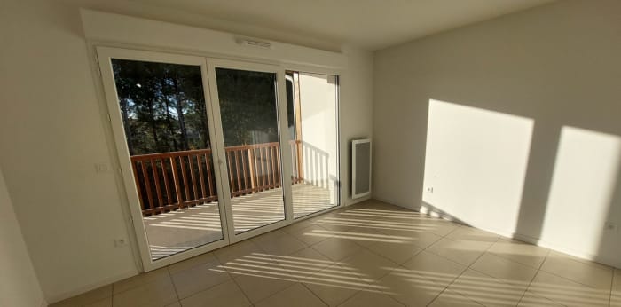 Image 2 sur 8 - Appartement  ·  Location · Mont De Marsan (40000) · 1 pièce · 27m²