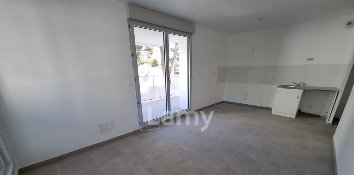 Image 8 sur 12 - Appartement  ·  Location · Marseille 10 (13010) · 3 pièces · 62m²
