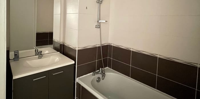 Image 7 sur 9 - Appartement  ·  Location · Aix Les Bains (73100) · 3 pièces · 64m²