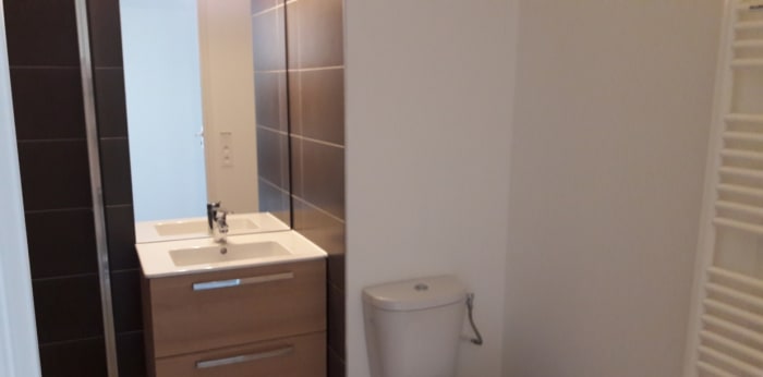 Image 9 sur 9 - Appartement  ·  Location · Clermont Ferrand (63100) · 2 pièces · 42m²