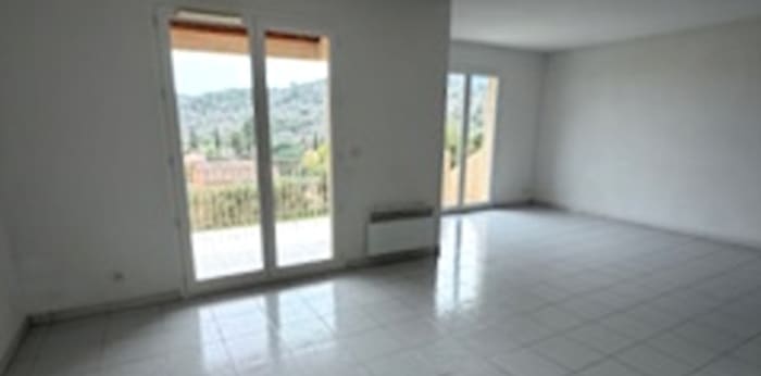 Image 4 sur 8 - Maison/villa  ·  Location · Roquebrune Sur Argens (83520) · 4 pièces · 80m²
