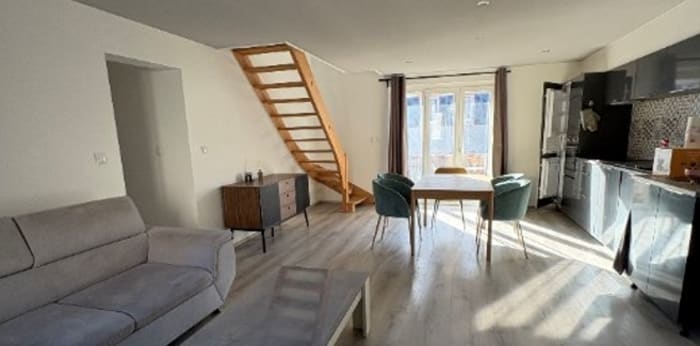 Image 1 sur 8 - Appartement  ·  Location · Pontarlier (25300) · 4 pièces · 92m²