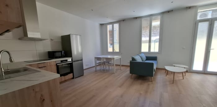 Image 2 sur 12 - Appartement  ·  Location · Marseille (13006) · 3 pièces · 56m²