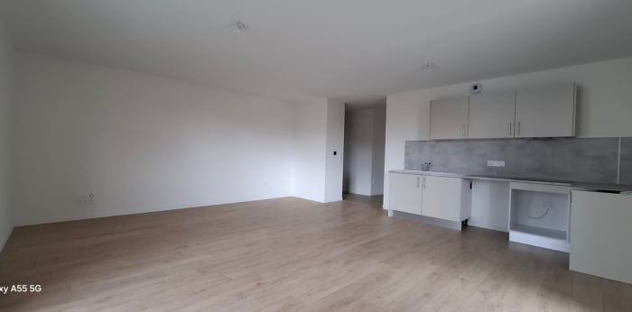 Image 2 sur 10 - Appartement  ·  Location · Toulouse (31300) · 4 pièces · 91m²